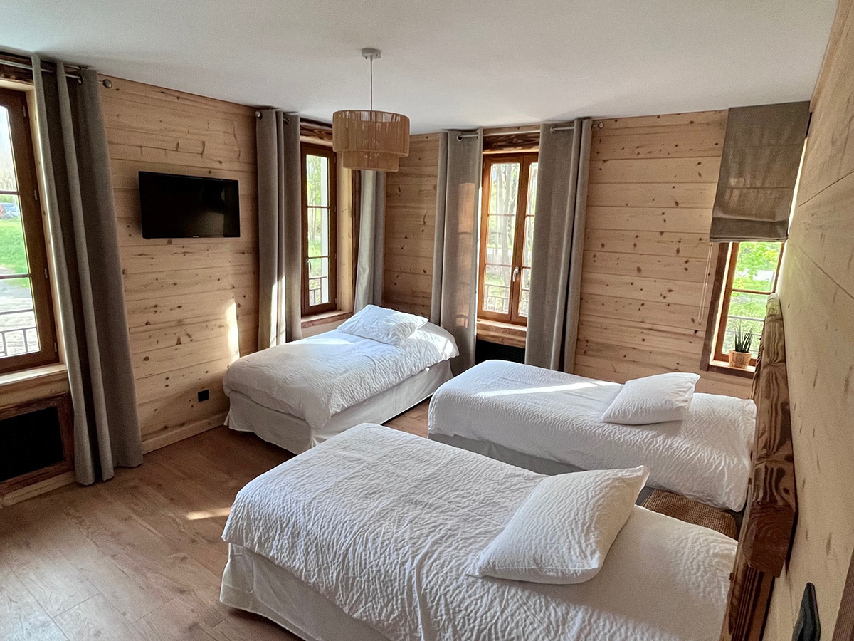 images/reservation/Chambre_12-02.jpg#joomlaImage://local-images/reservation/Chambre_12-02.jpg?width=1200&height=900